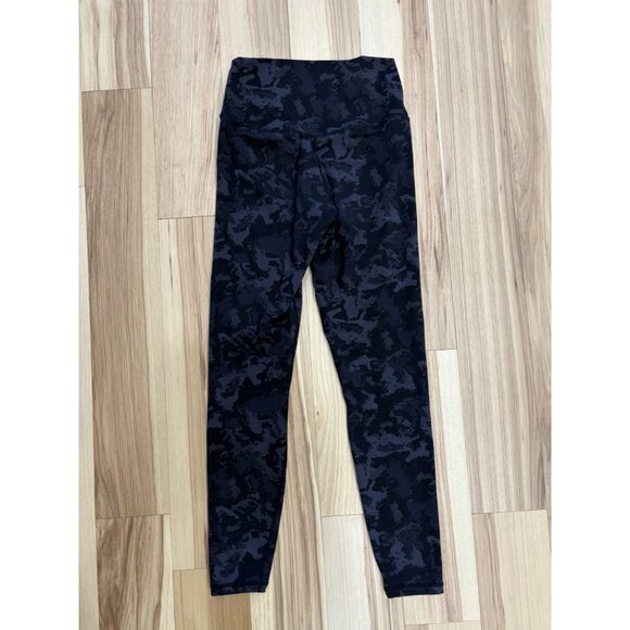 Colorfulkoala High-Waisted Camo Black Leggings Medium - Picture 4 of 4